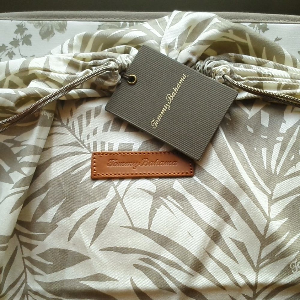 🆕 TOMMY BAHAMA Laser Lace Clutch - Picture 8 of 16